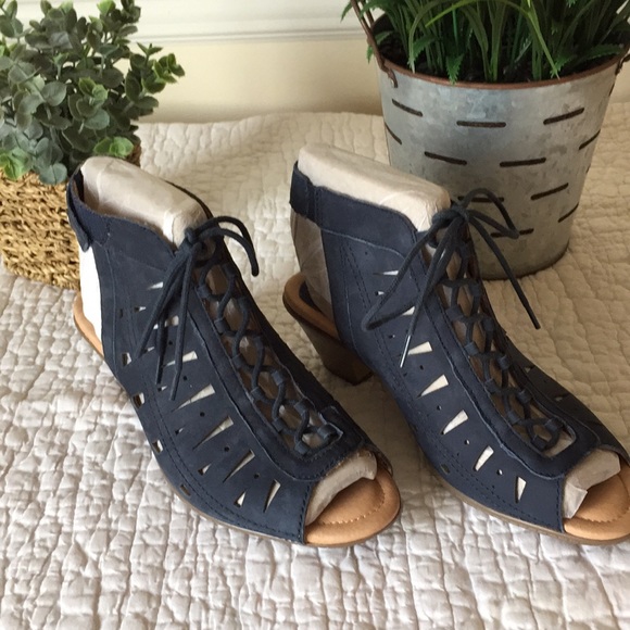 earth brand shoes kristen